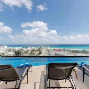 One Paralia Apartment Playa del Carmen